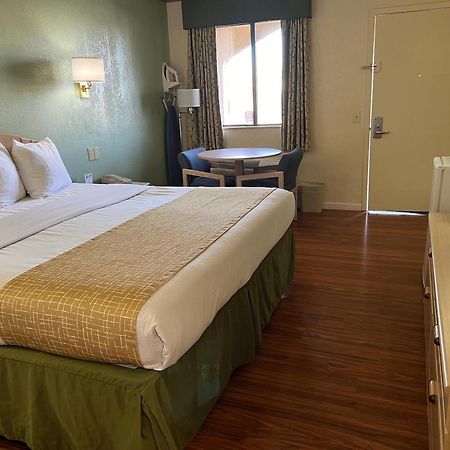 Travelodge By Wyndham Holbrook Esterno foto