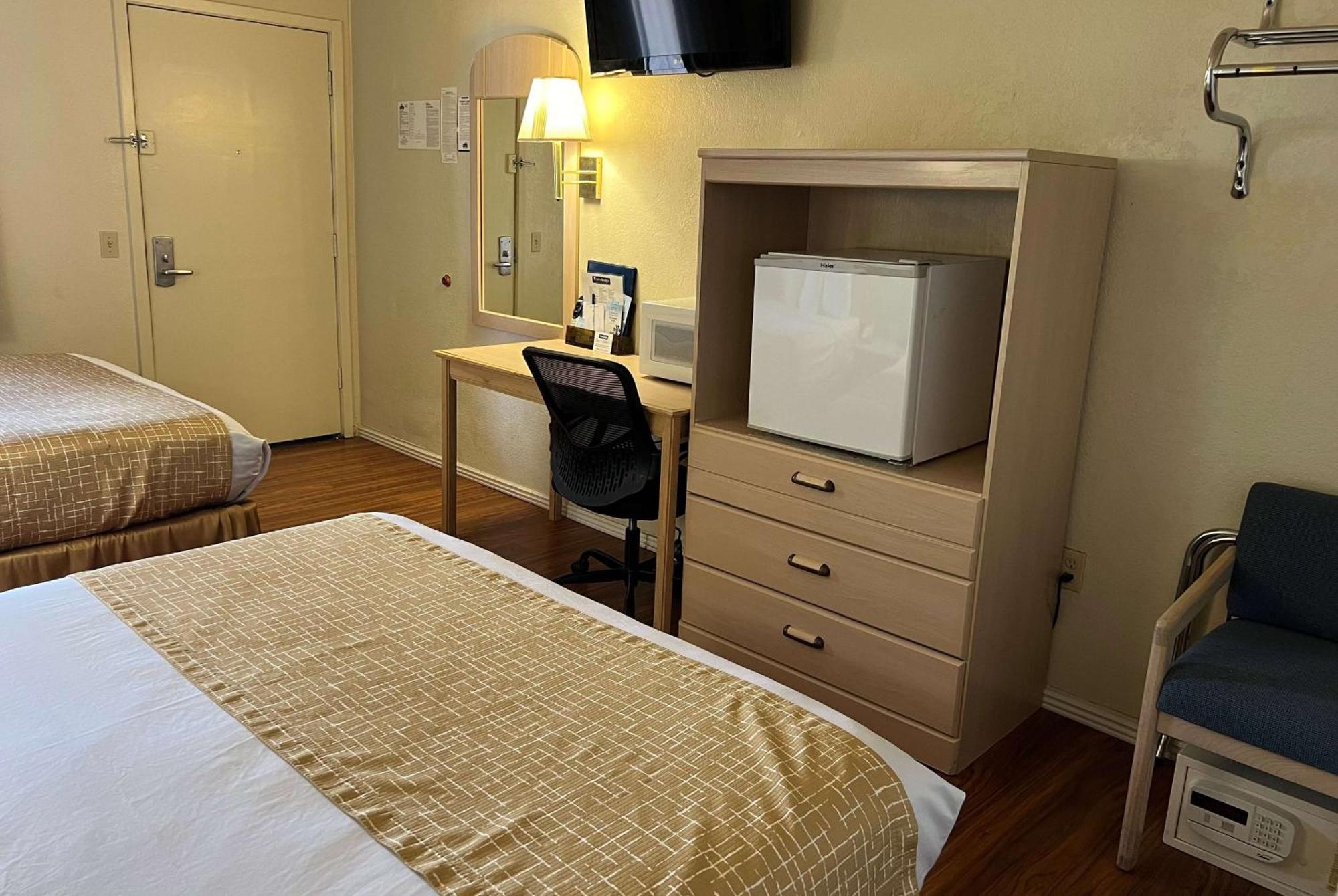 Travelodge By Wyndham Holbrook Esterno foto