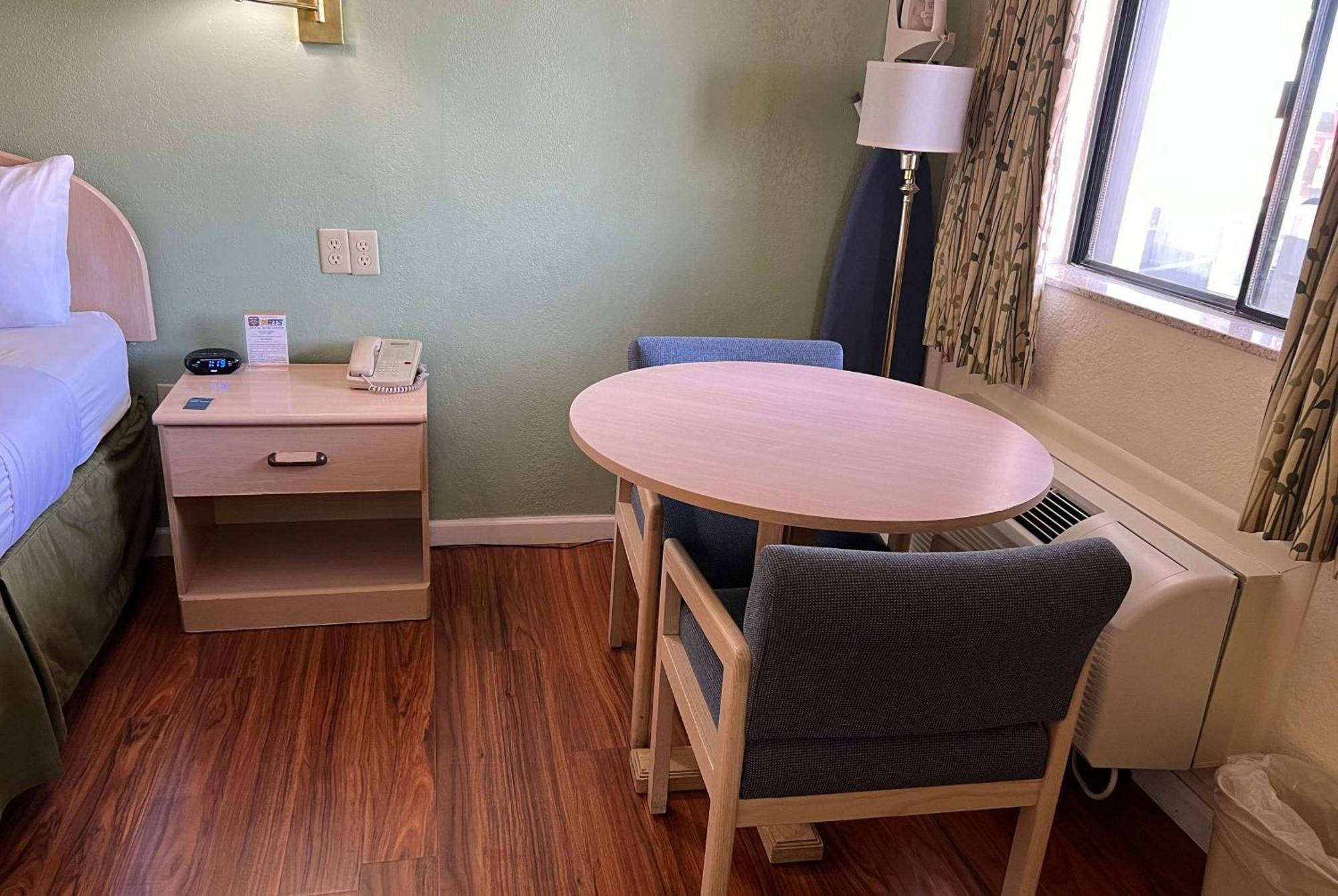 Travelodge By Wyndham Holbrook Esterno foto