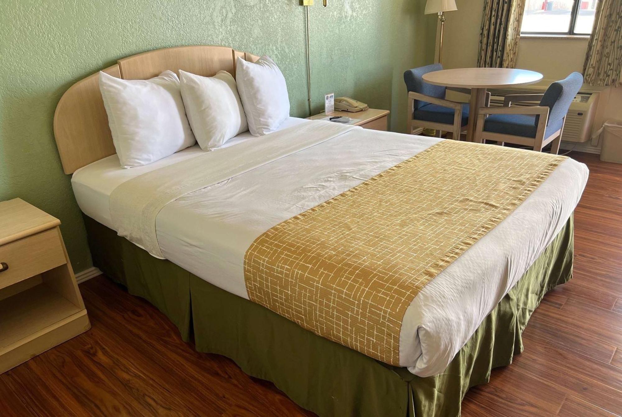 Travelodge By Wyndham Holbrook Esterno foto